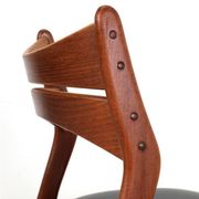 ACO Møbler / Erik Buck “310” teak chair / black leather / mid-century Danish modern design / 1960s / Buch