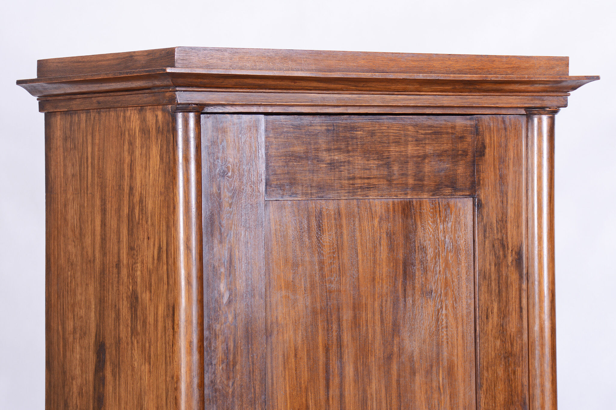 Armoire en chêne massif Biedermeier du XIXème siècle, restaurée, Tchéquie, années 1830