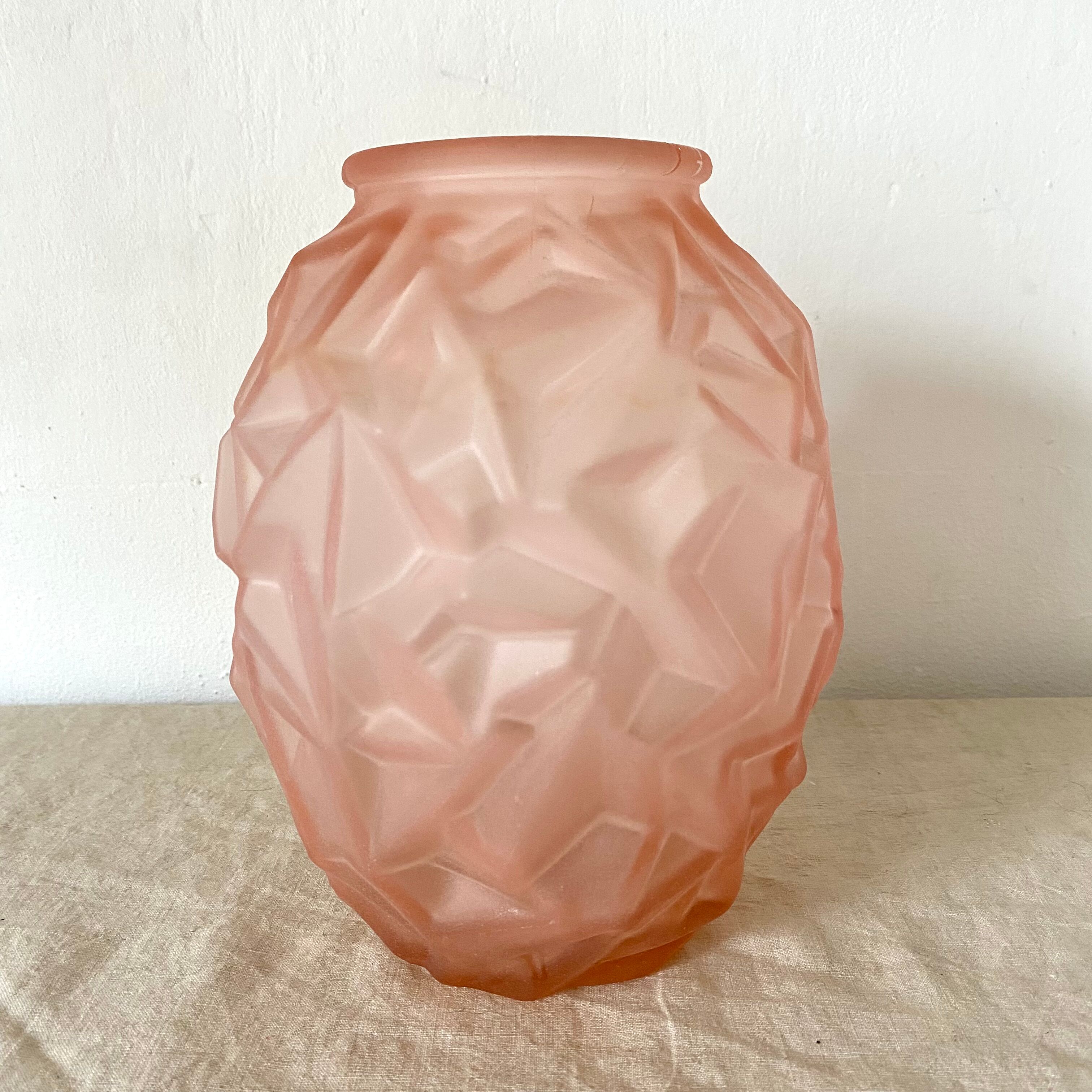 Art Deco vase in pink frosted glass