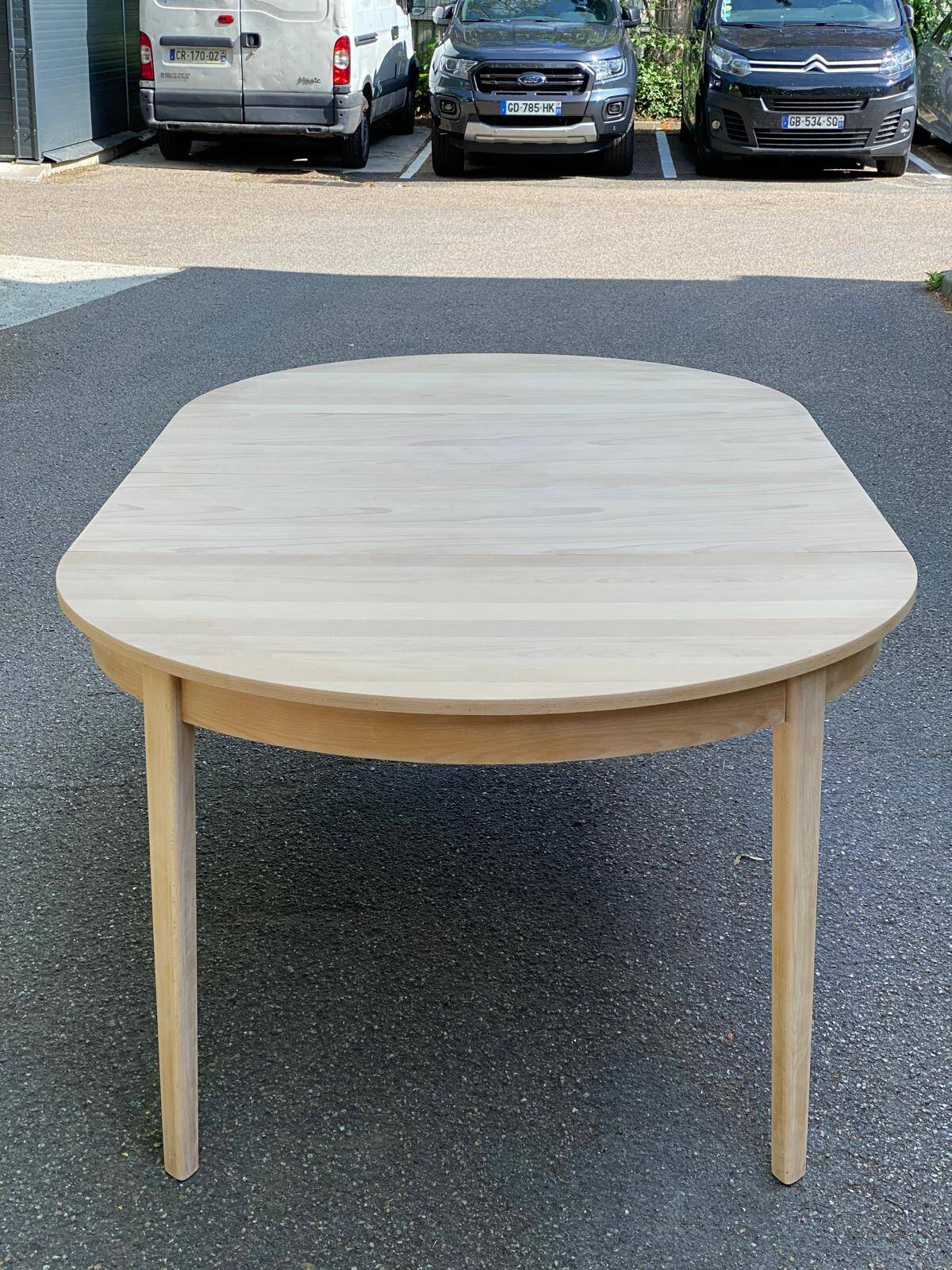 Scandinavian round extendable dining table renovated in wood 210cm