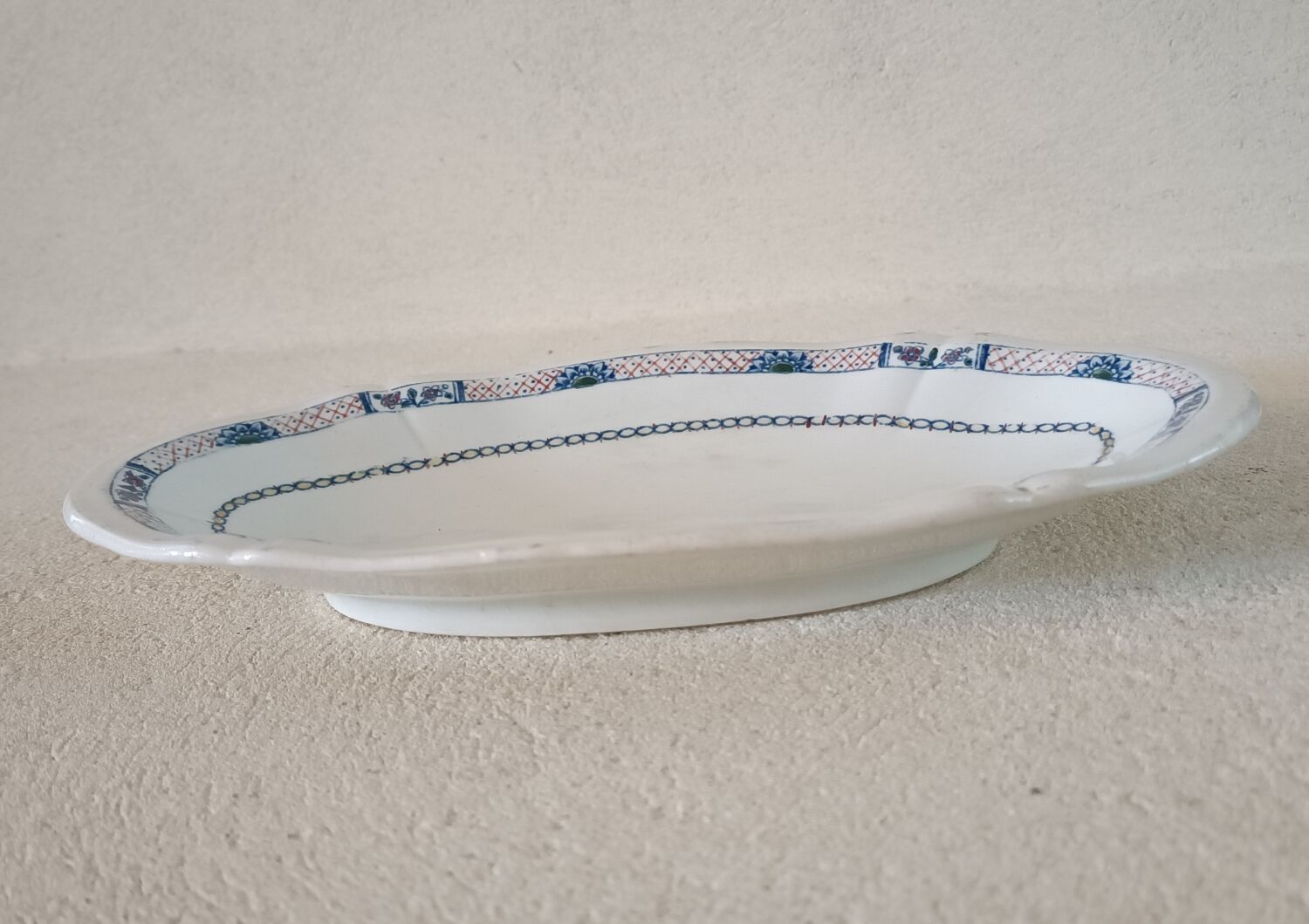 Round and ravier dish assorted in Gien earthenware