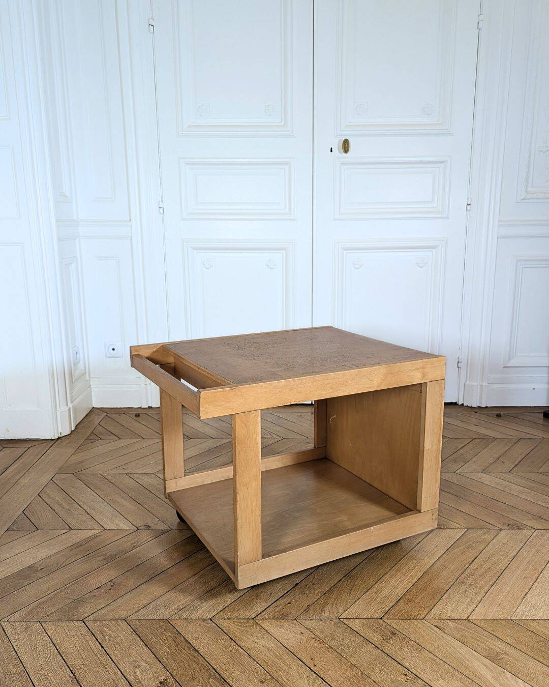 Beautiful Scandinavian-inspired coffee table, with a design typical of the 1960s.