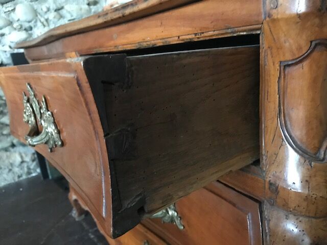 Bordeaux dresser in wood