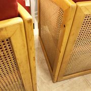 Paire de fauteuils vintage en bois et cannage – 1980