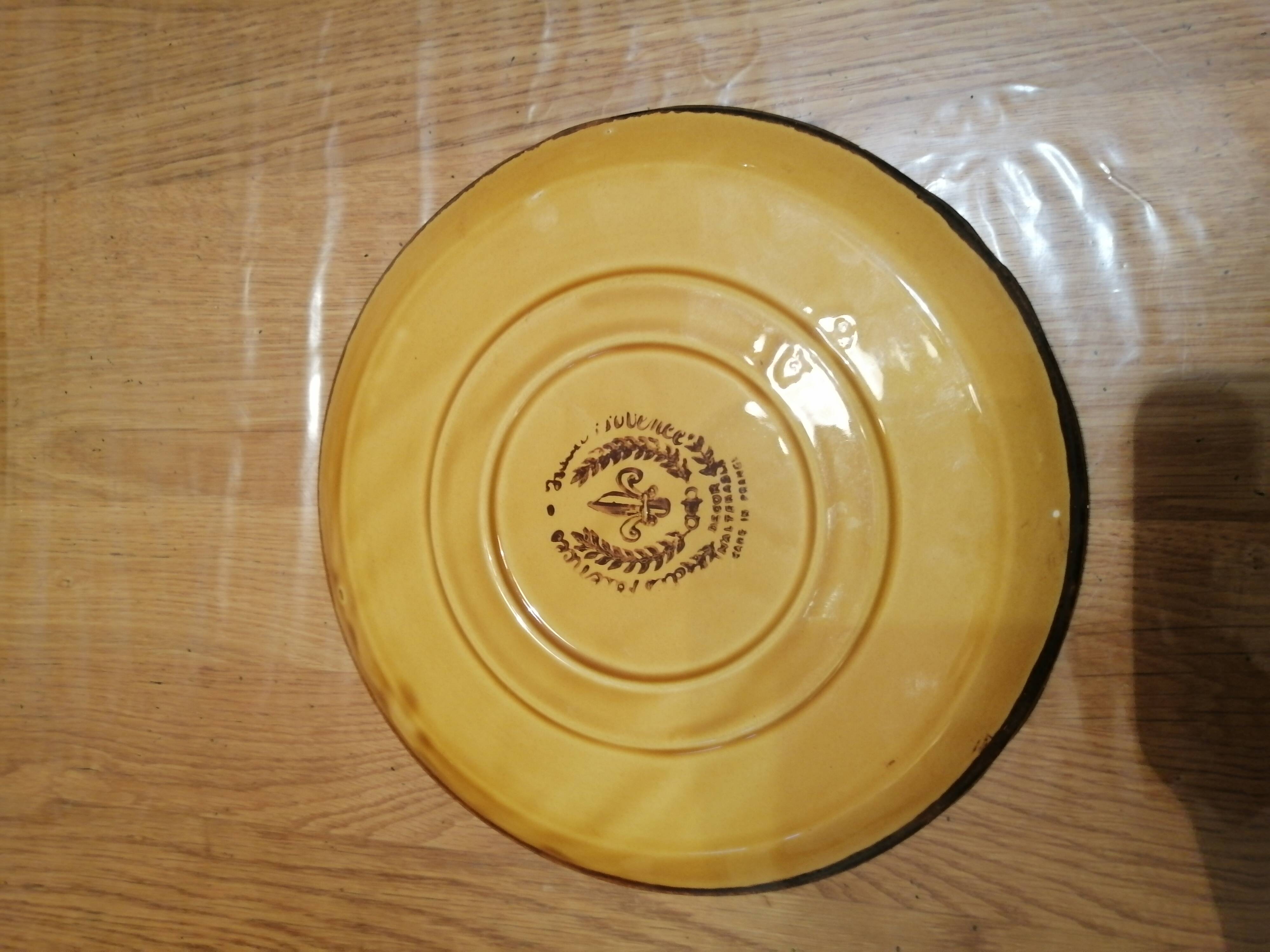 Lot of 8 ceramic plates