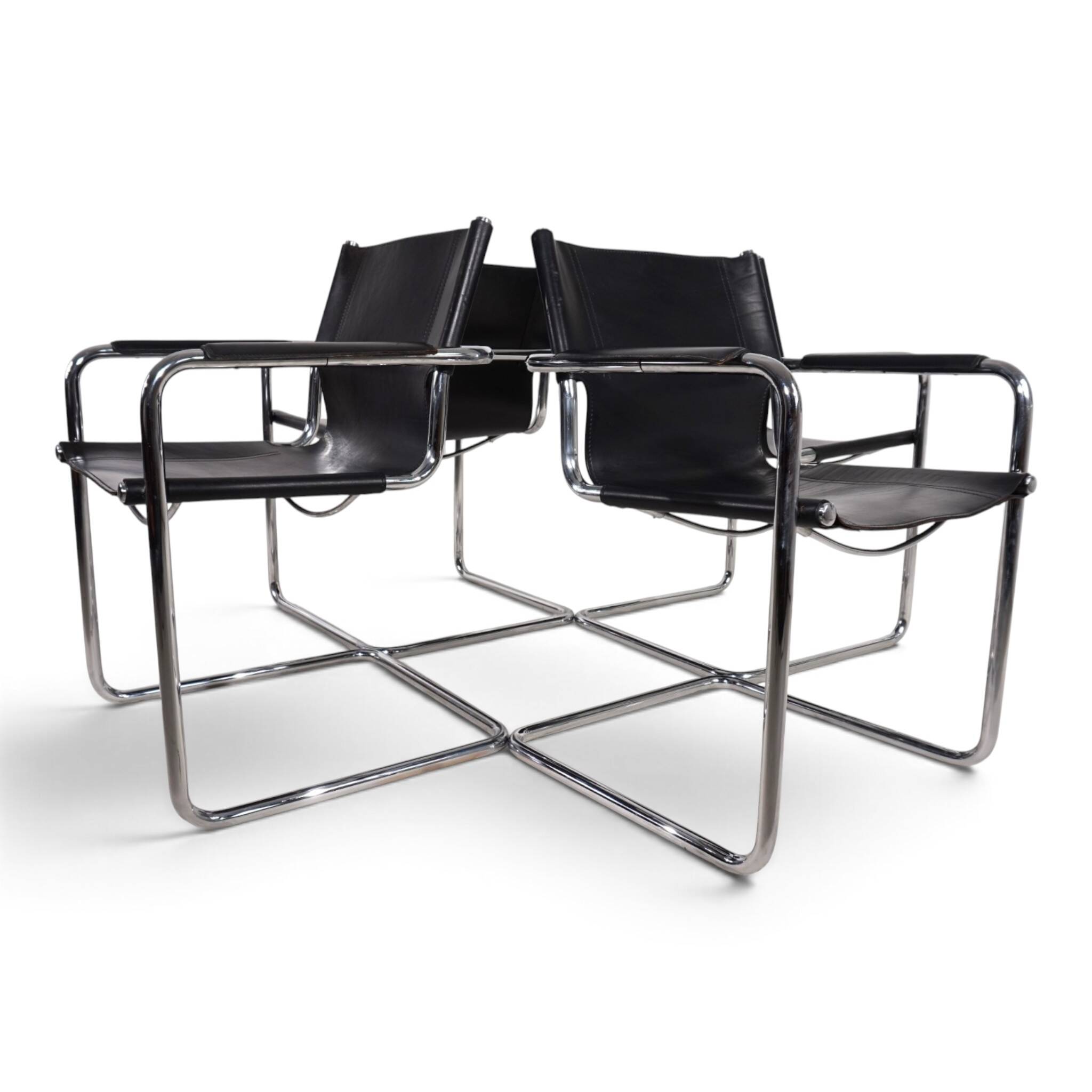 Ensemble de 4 chaises visiteur Matteo Grassi en cuir/chrome, chaises cantilever, 1970.