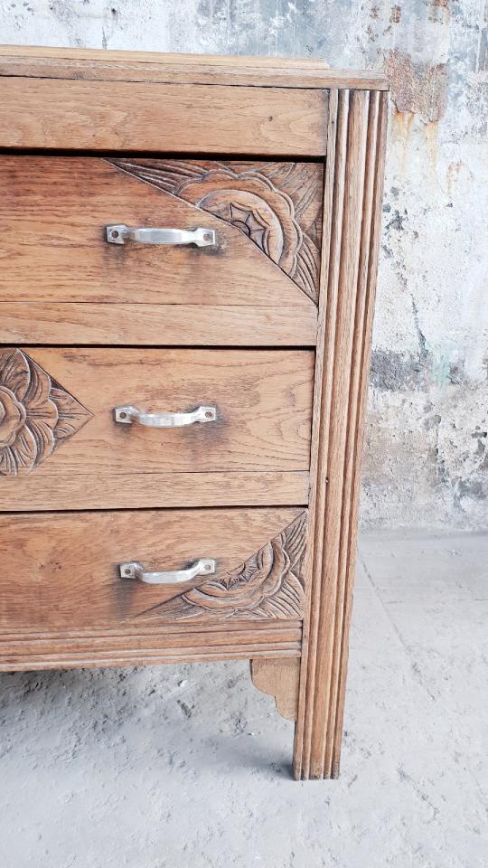 Vintage chest of drawers