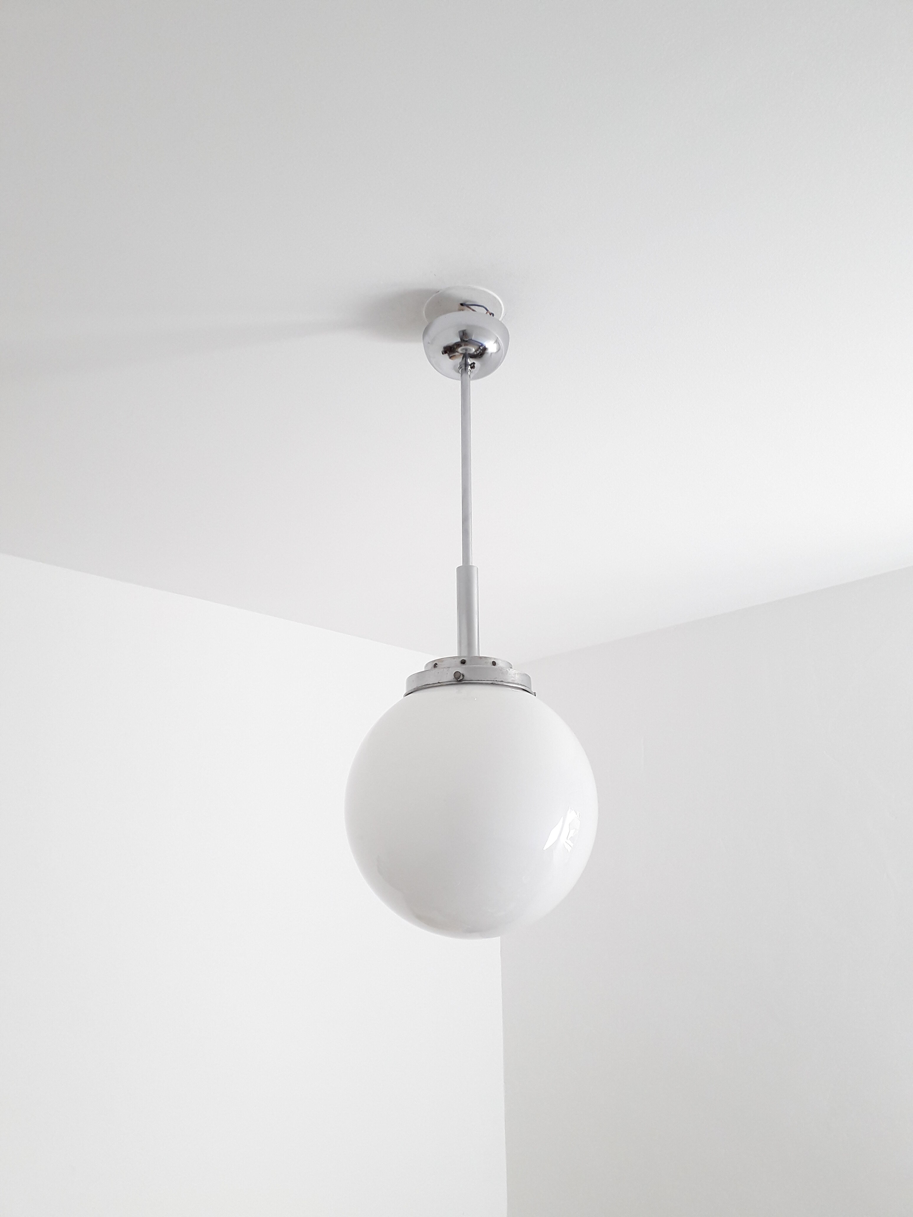 Suspension / chandelier brewery - Large opaline globe 30 cm -Italy 70s