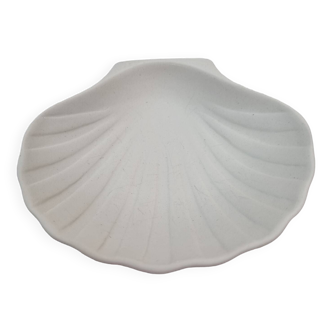 Porcelain scallop butter dish