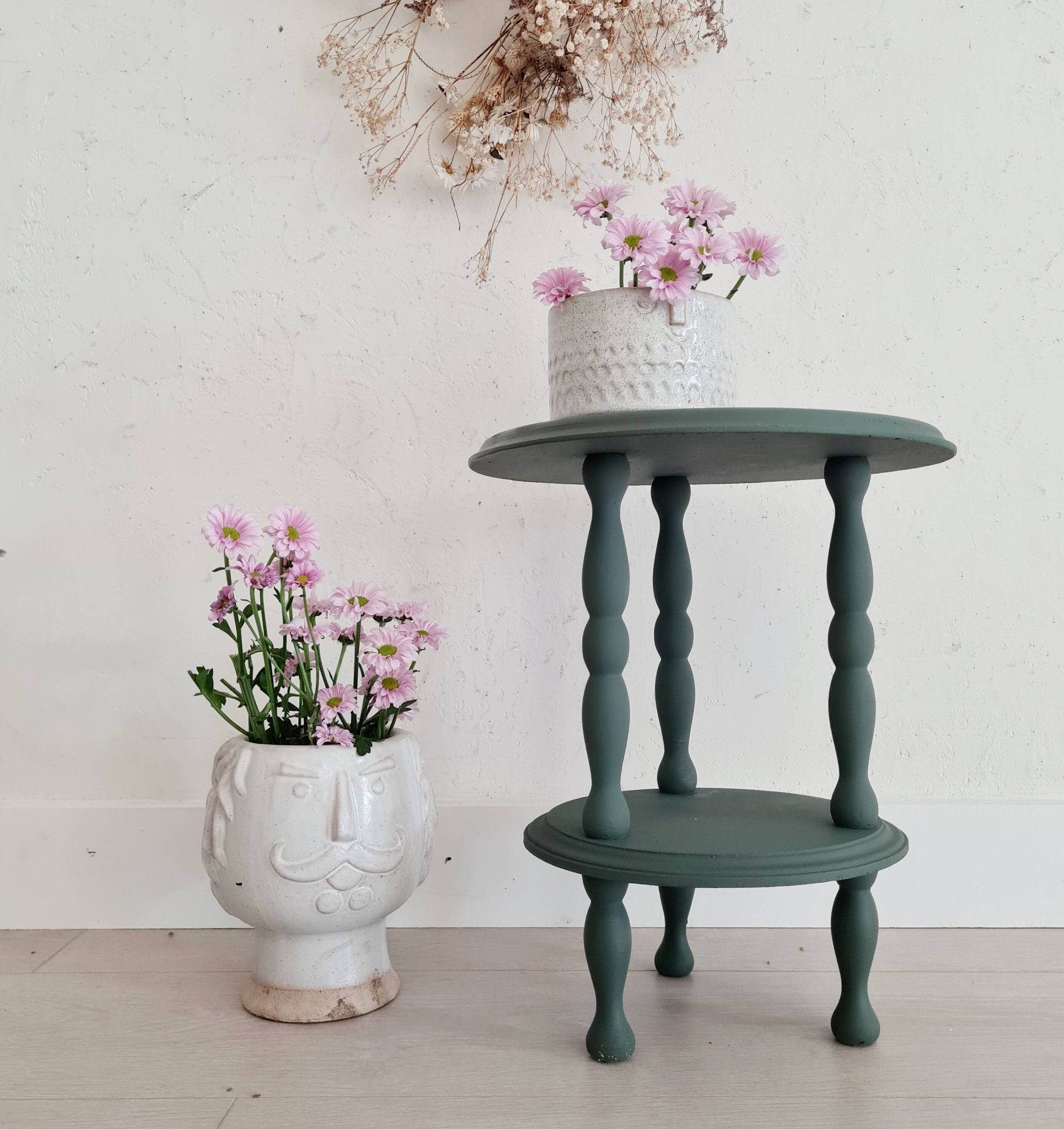 Plant holder in wood
