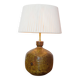 Lampe en grès quadrangulaire et son abat-jour en corde.