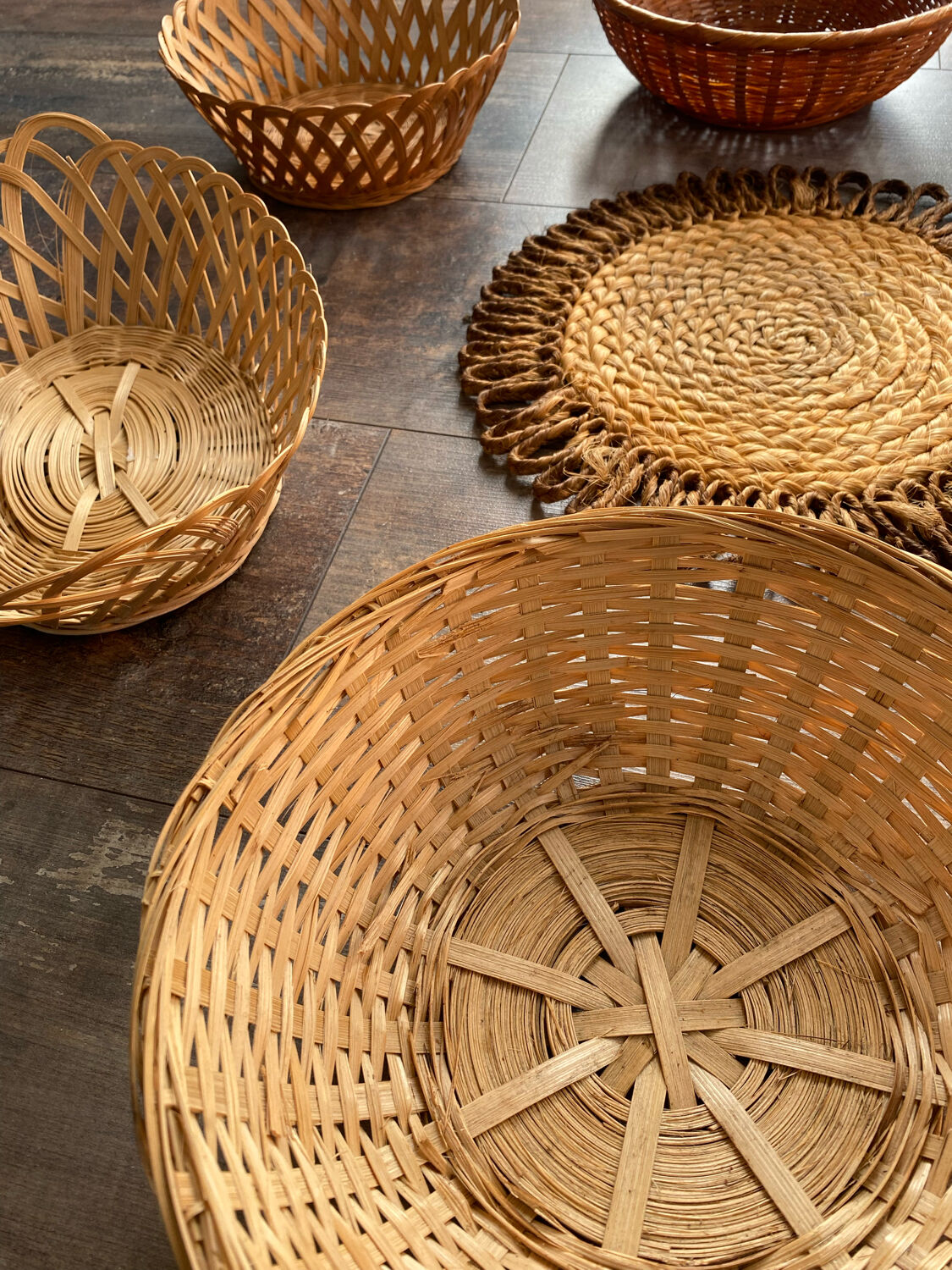 Wall composition of baskets