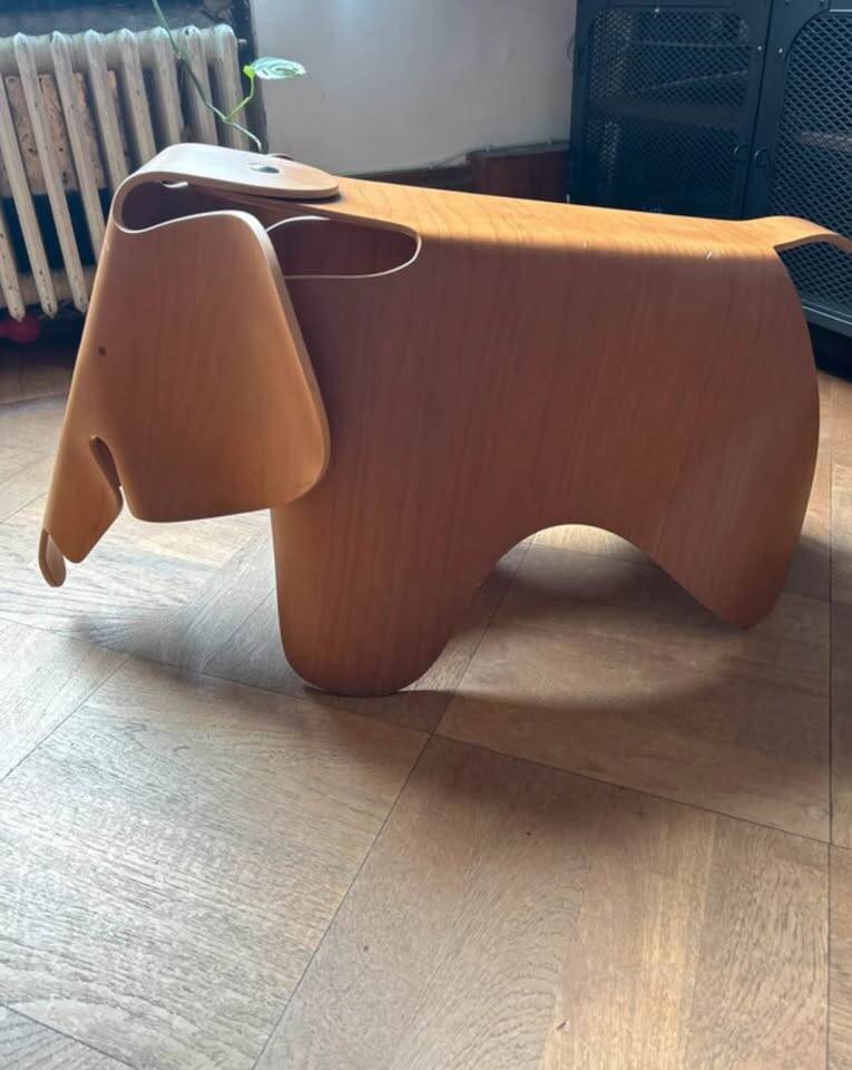 Eames Elephant – Vitra – Japanese Cherry – Official Edition