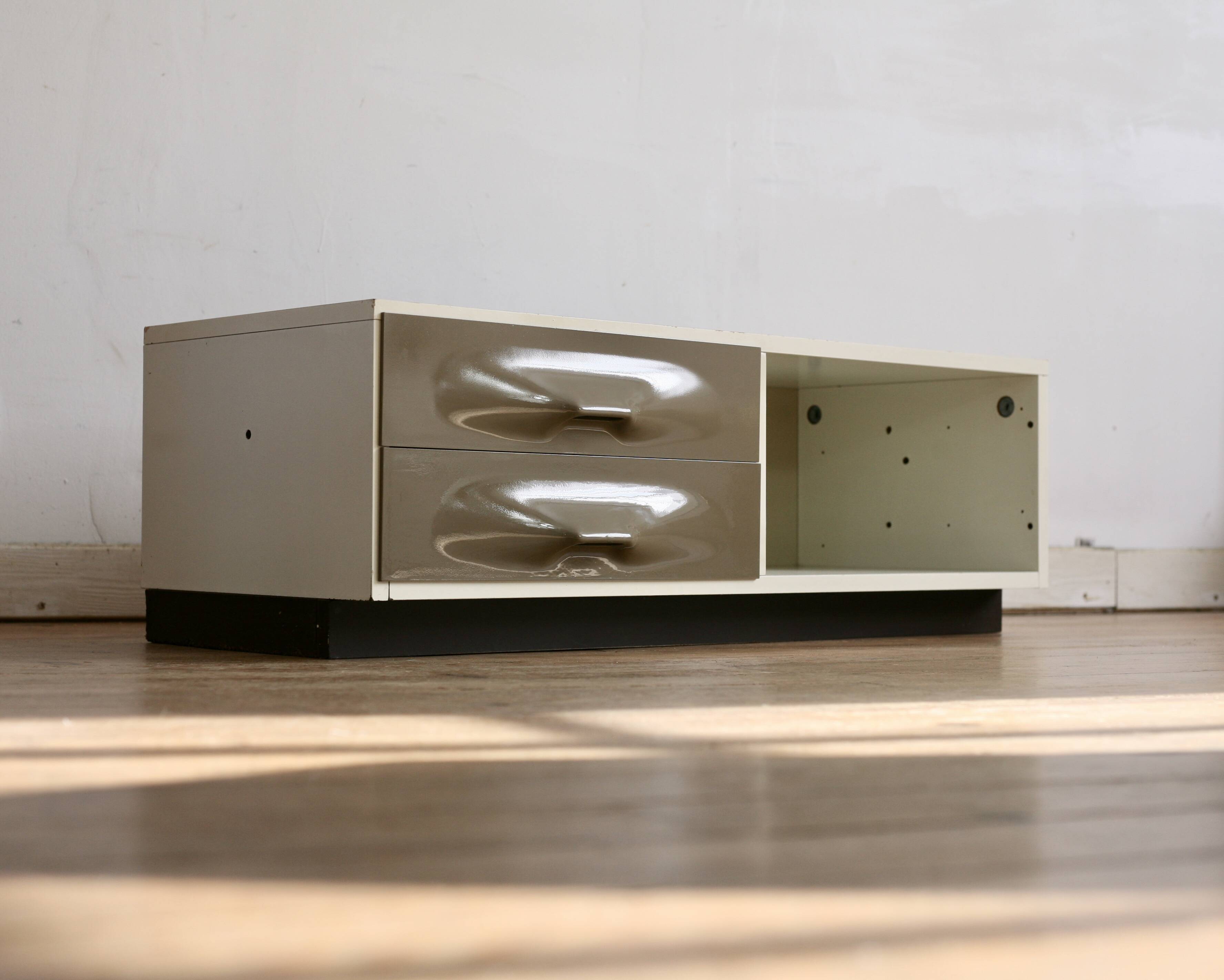 Low storage unit, Raymond Loewy, Doubinsky Frères, 1970s