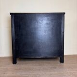 Chinese chest of drawers in black and gold lacquer