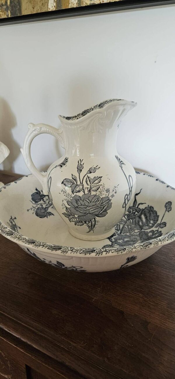 Ensemble broc de toilette