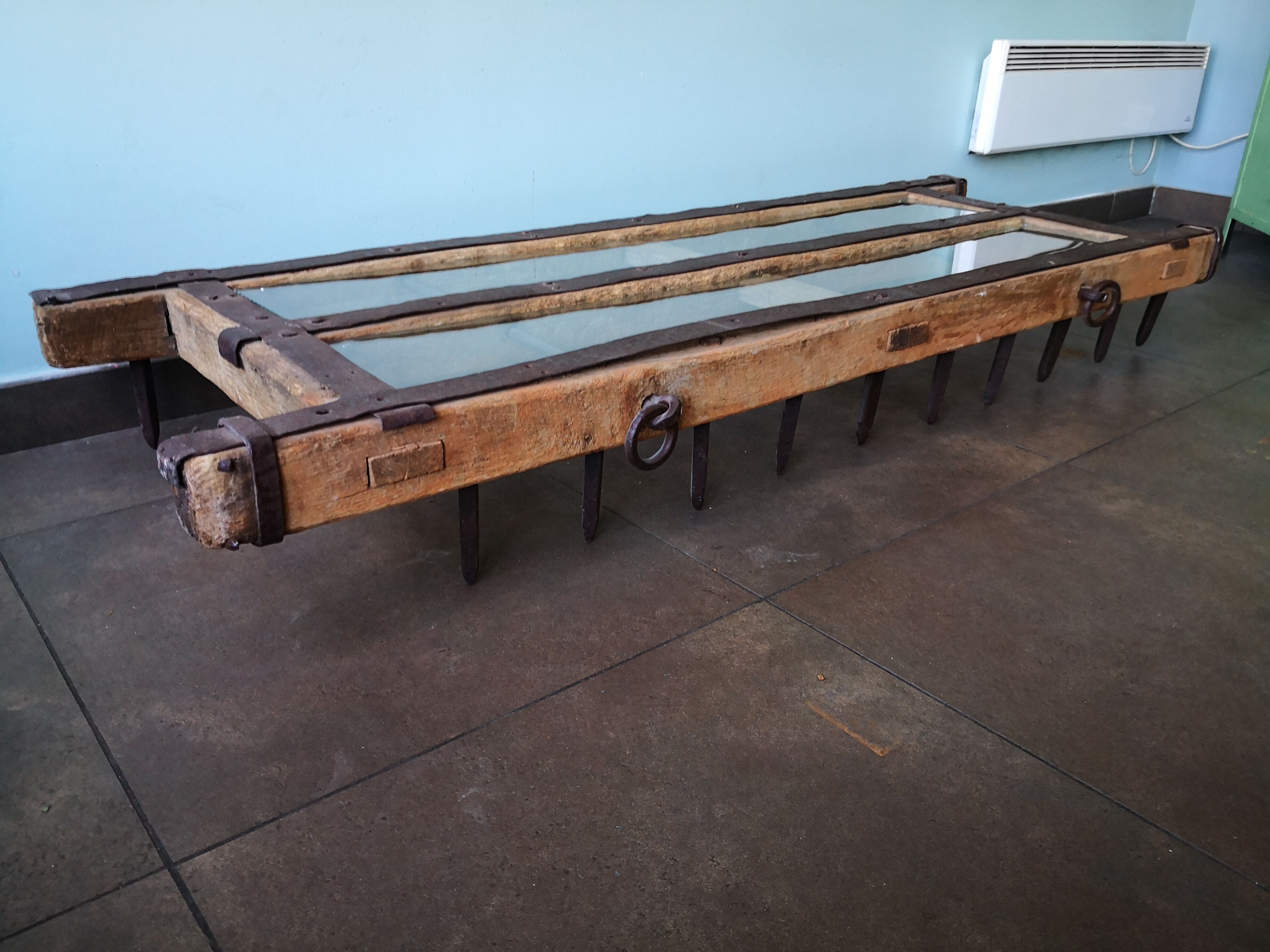 Table basse, herse agricole