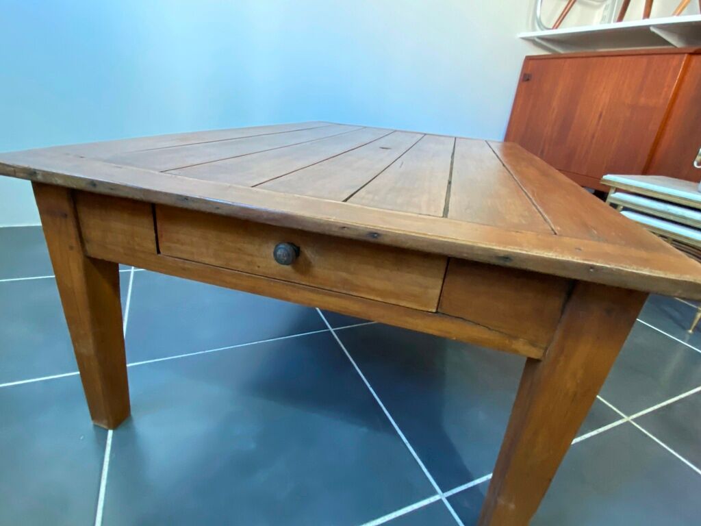 Solid wood coffee table with 1 drawer