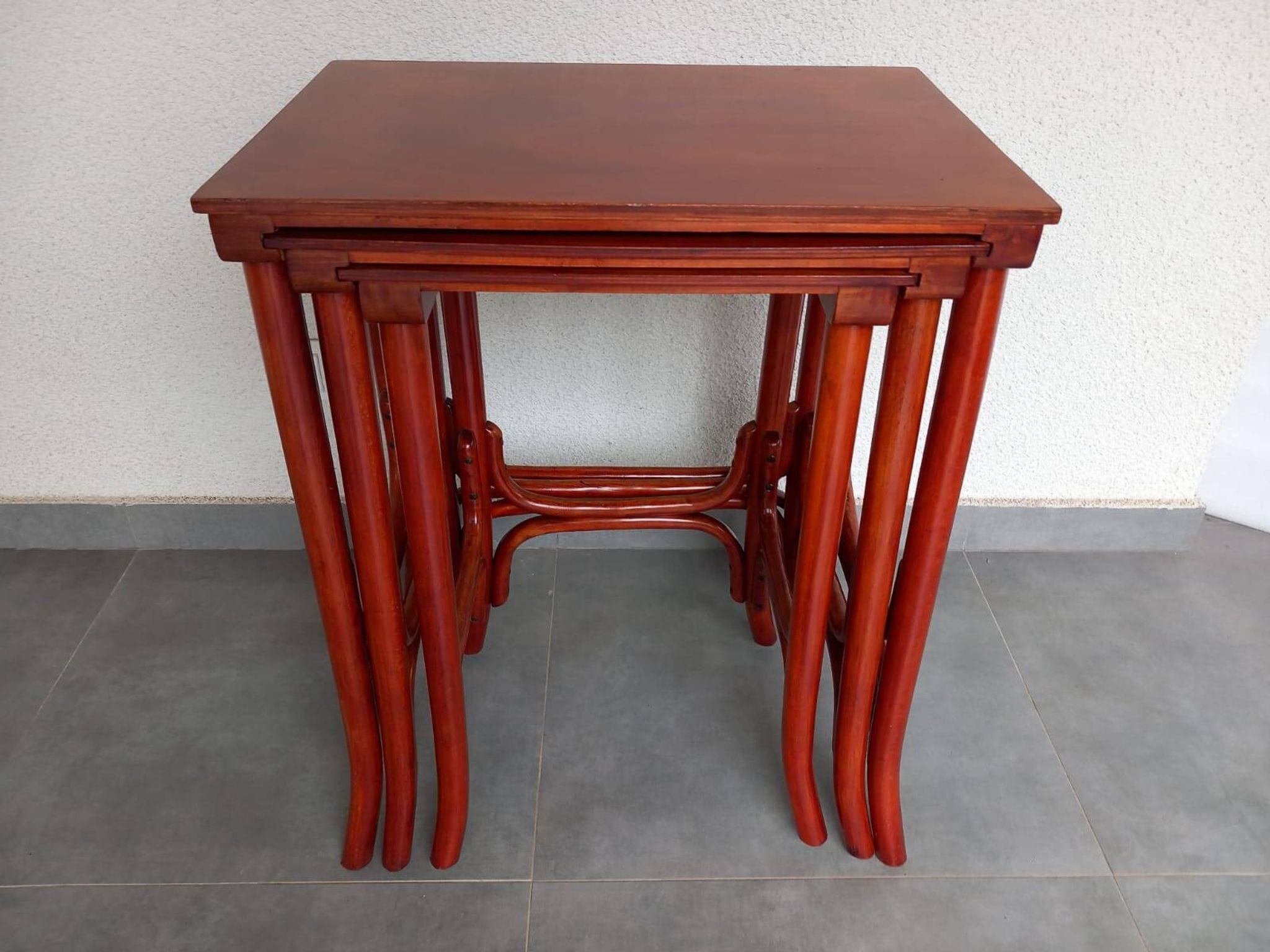 Ensemble de trois tables Pologne Cracovie années 1930