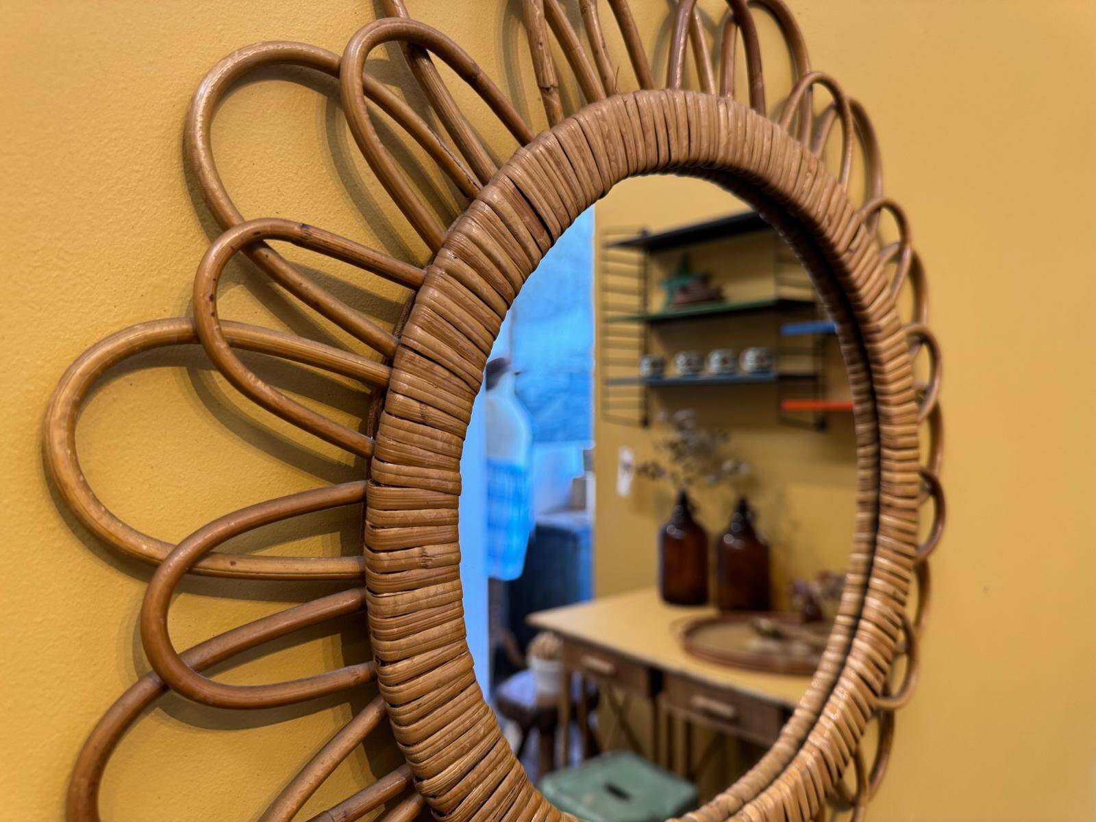 Vintage rattan flower mirror