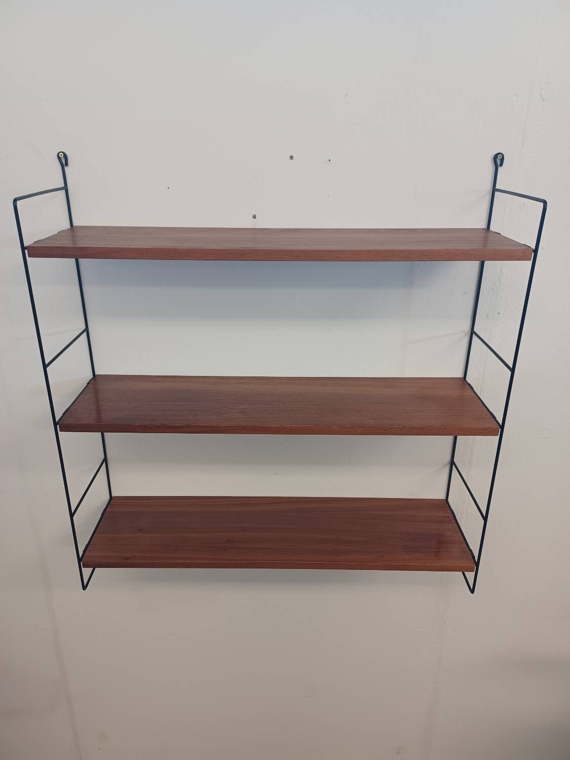 Étagère murale années 60,String,noyer