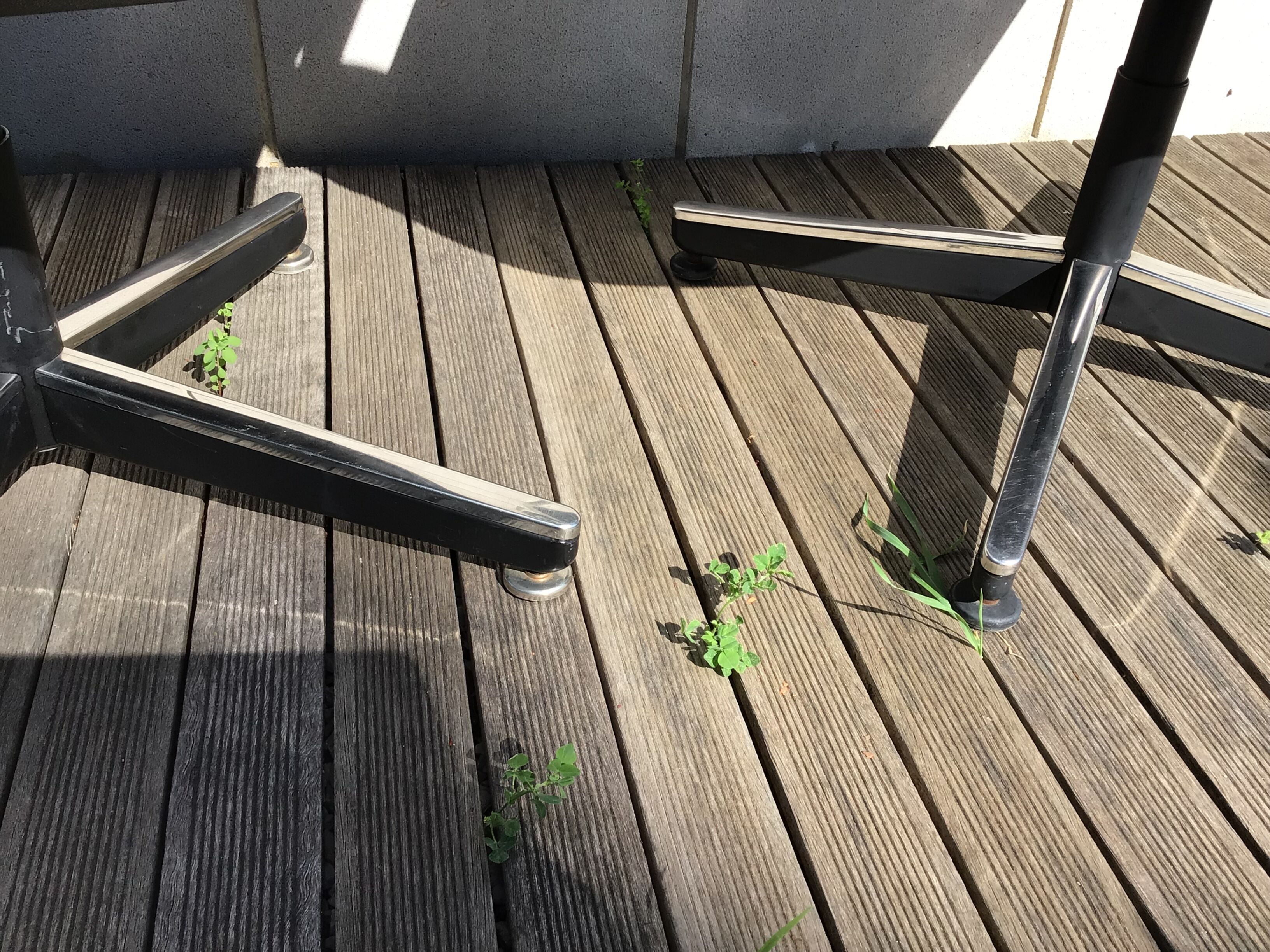 Charles Pollock design executive chair (2 available)