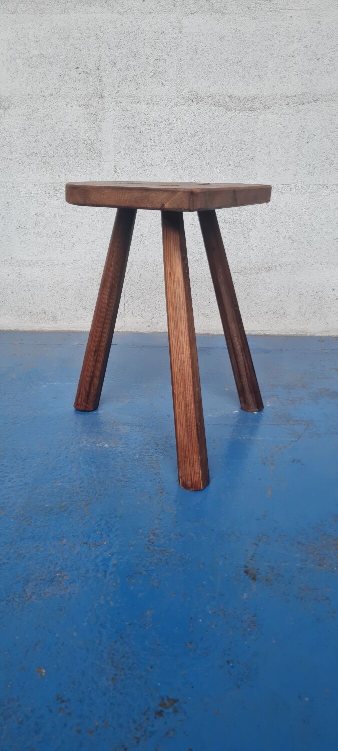 Tabouret de traite tripode