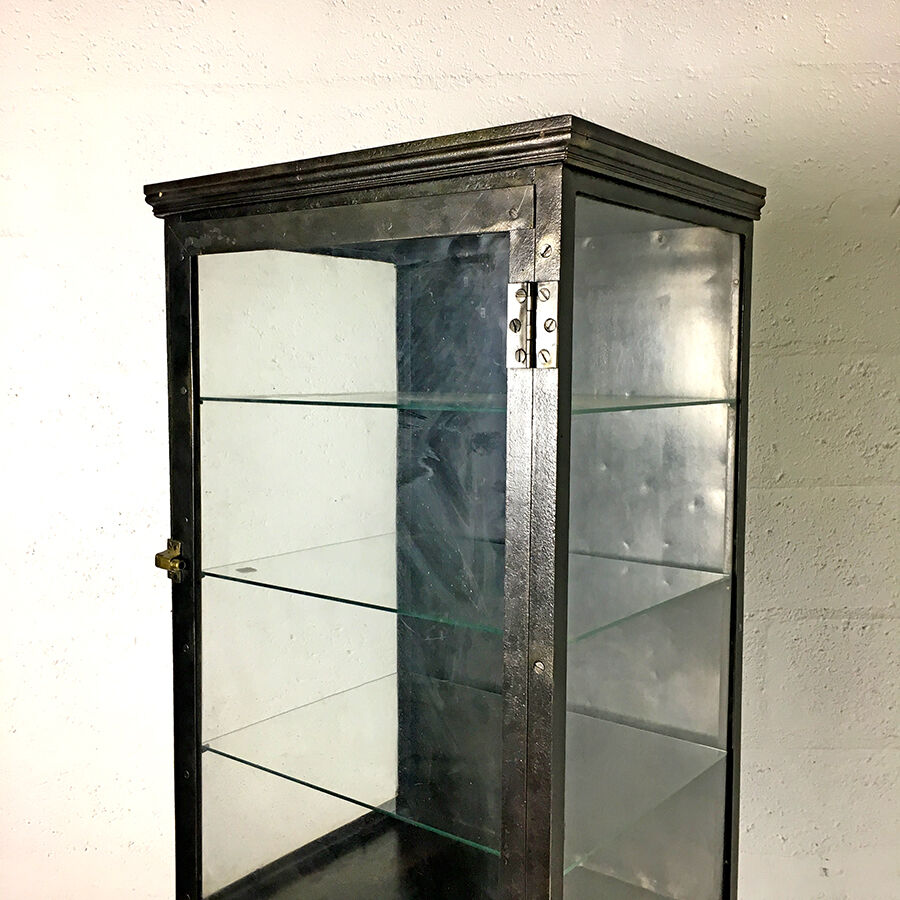 Showcase metal mid-century vintage 30's