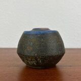 Brutalist studio pottery vase by Lu and Gerd Grove, mid-century, 1962.