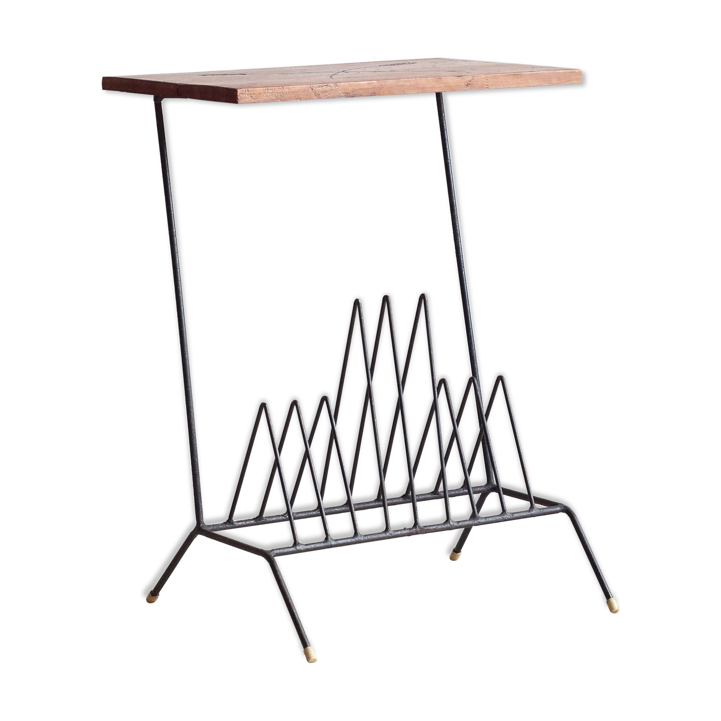 Guerin store vinyls in black metal and wood