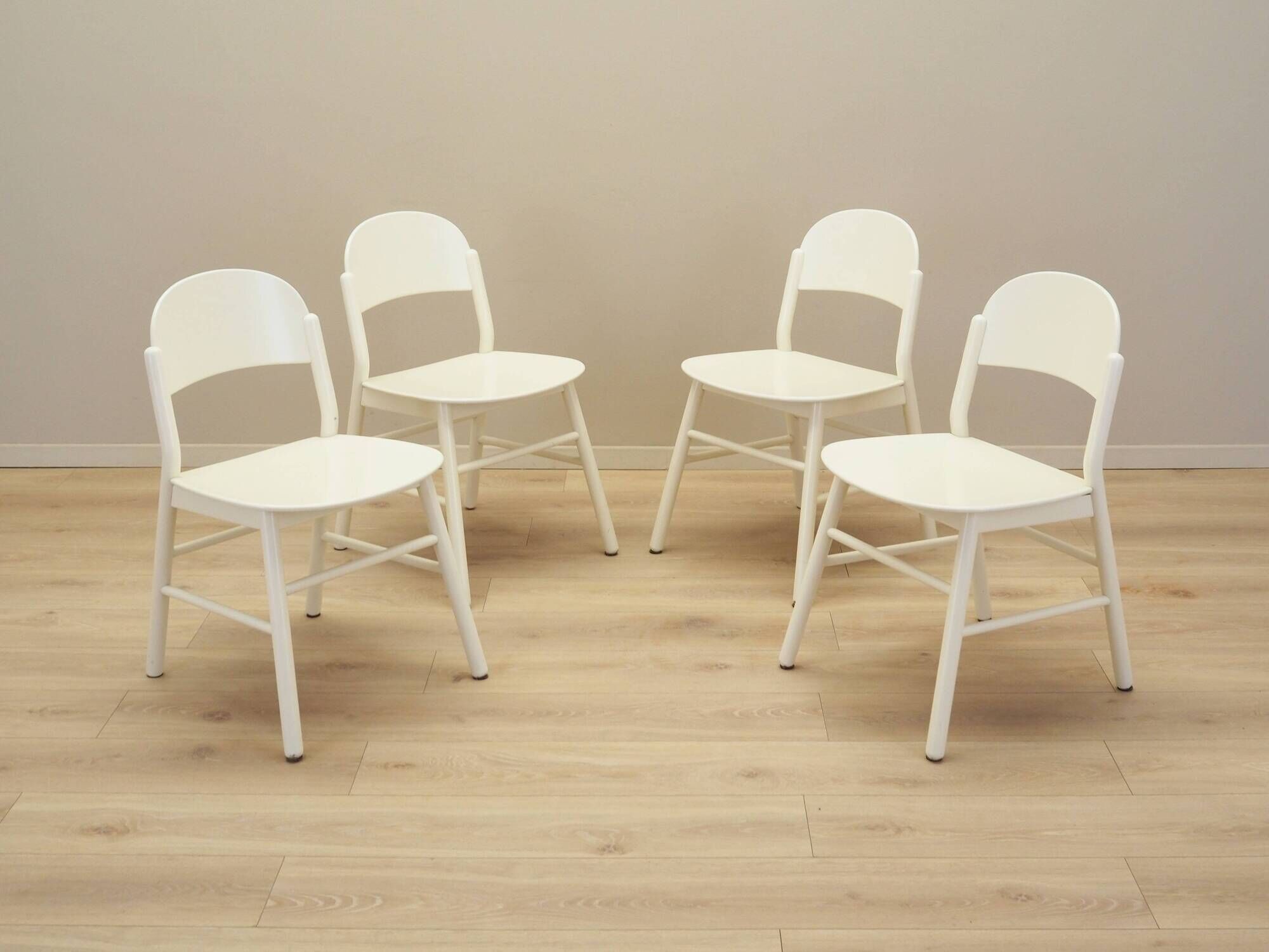 Set of four beech chairs, Italian design, 1970s, production: Italy