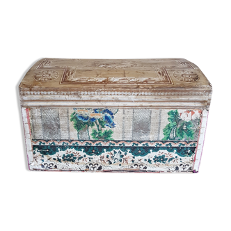 Wallpaper chest - nineteenth century
