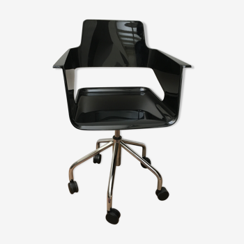 Fauteuil Arrmet B32 de Robby & Francesca Cantarutti