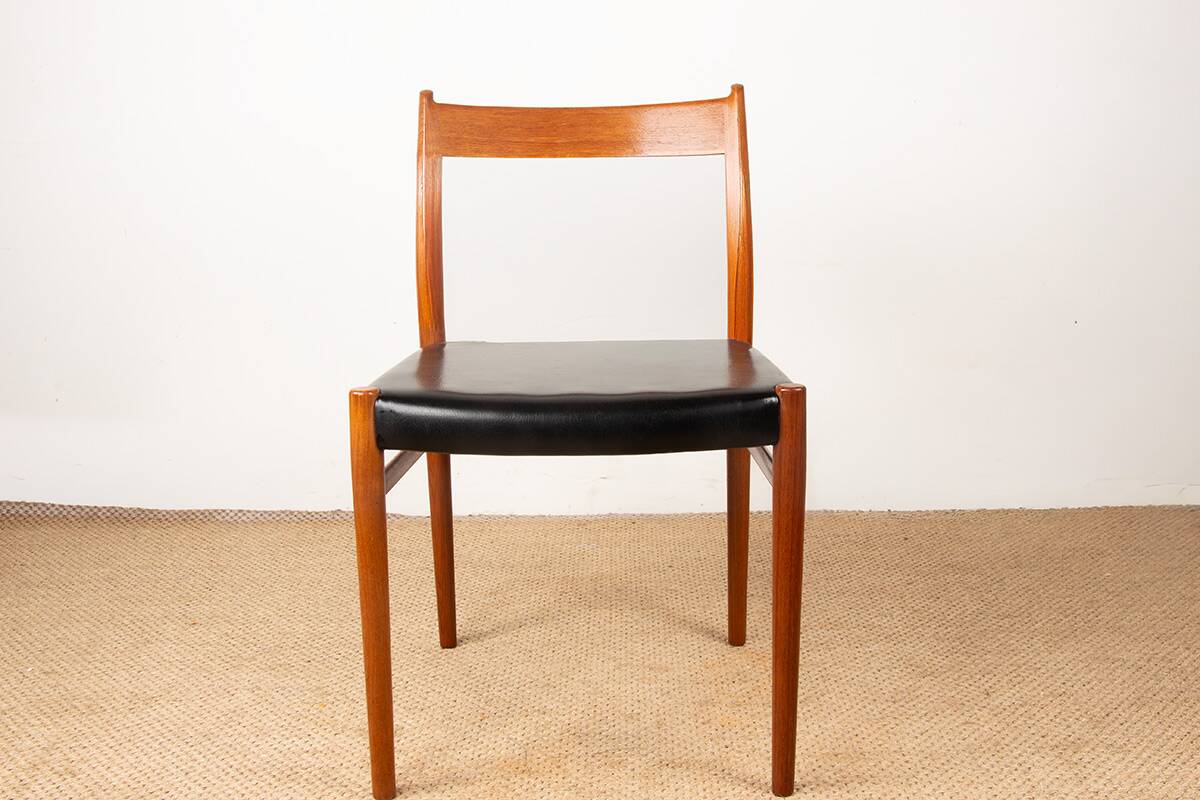 6 Danish chairs in teak and new skai, model 418 Arne Vodder 1960.