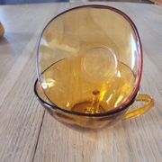 2 tasses à thé en verre ambré  Vereco