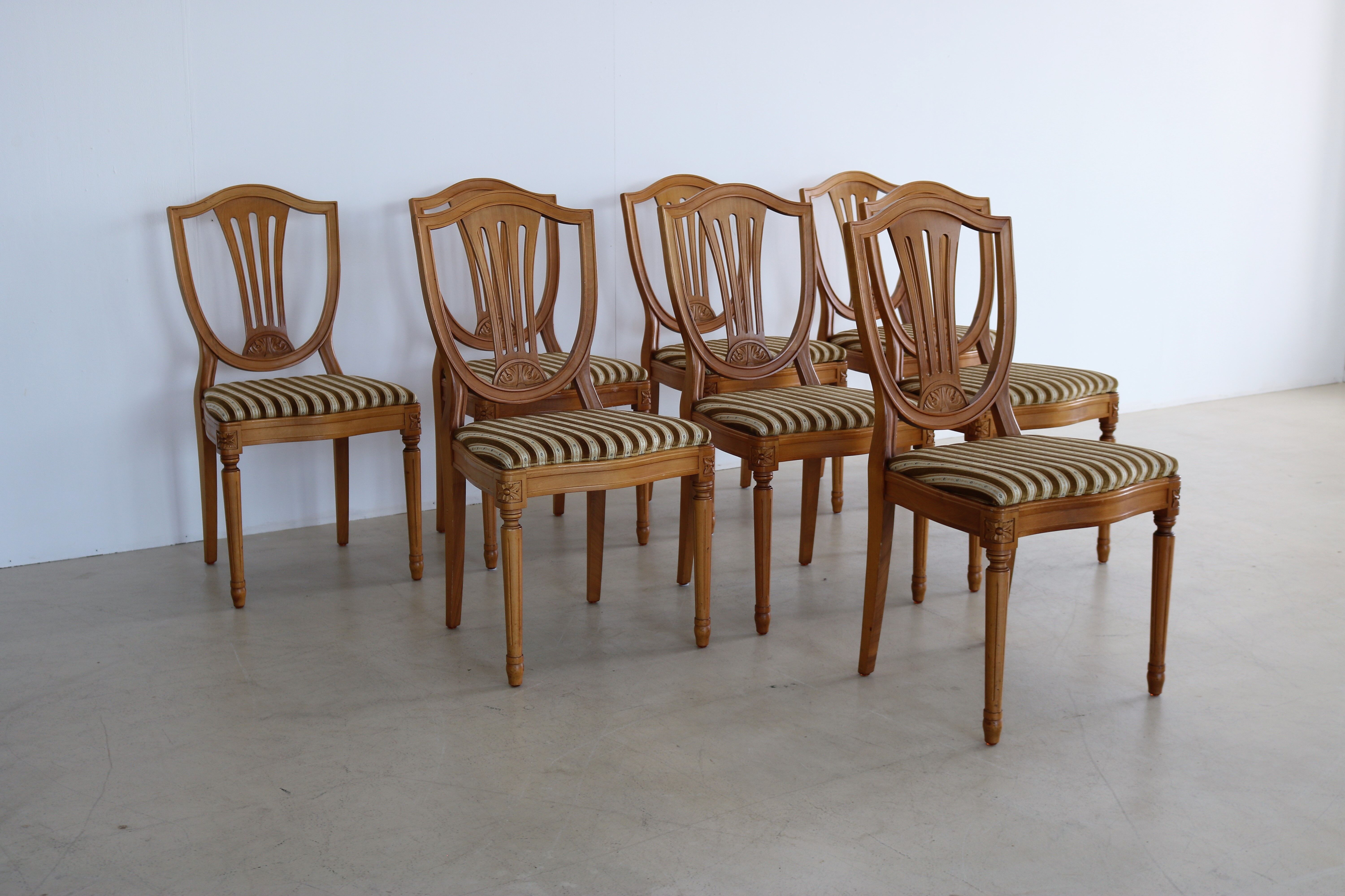 Set of 8 vintage dining chairs