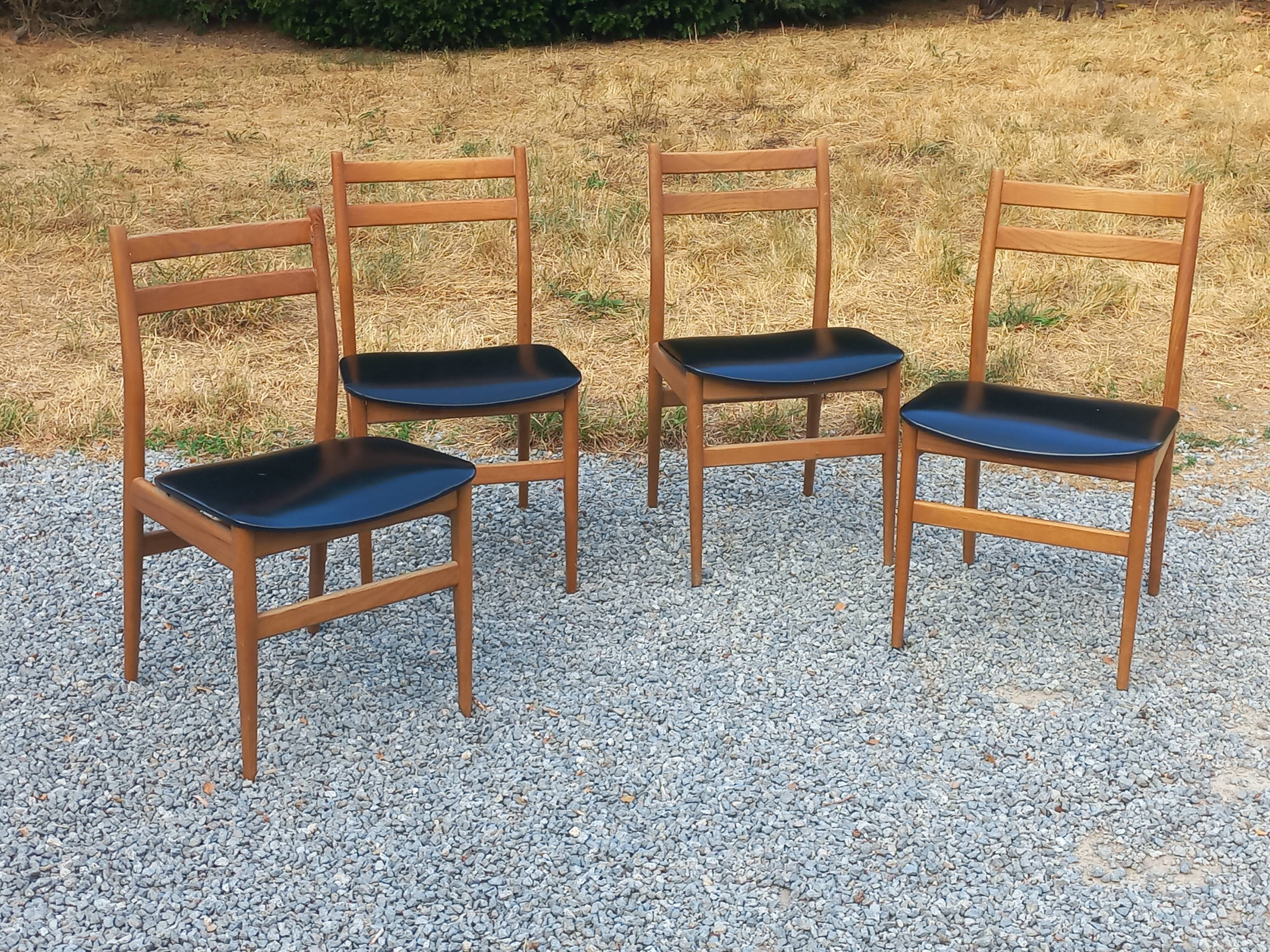 Set of 4 Scandinavian-style teak chairs from the 1970s.