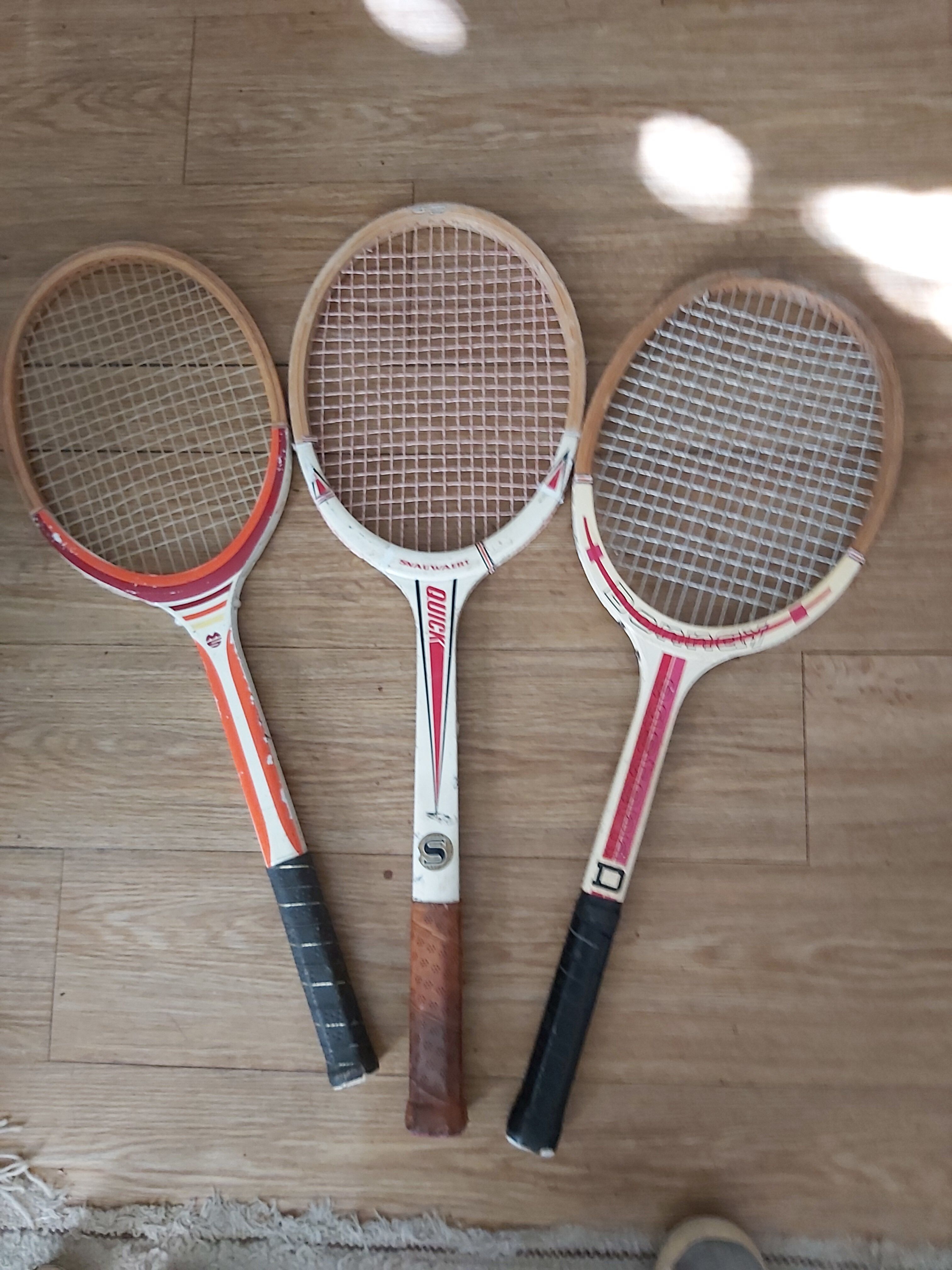 Series of 3 vintage tennis rackets