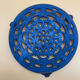 Dessous de plat bleu en fonte motif géometique decotec made in France