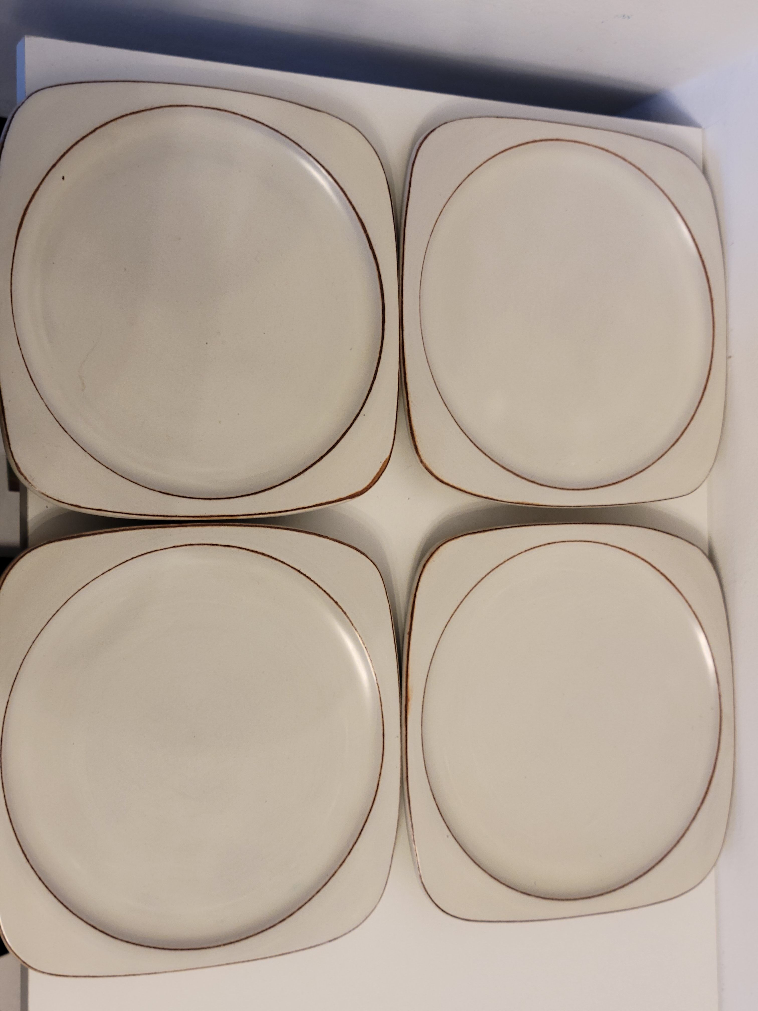 Olivier Roy Vallauris - 4 flat plates in vintage ceramic 1972