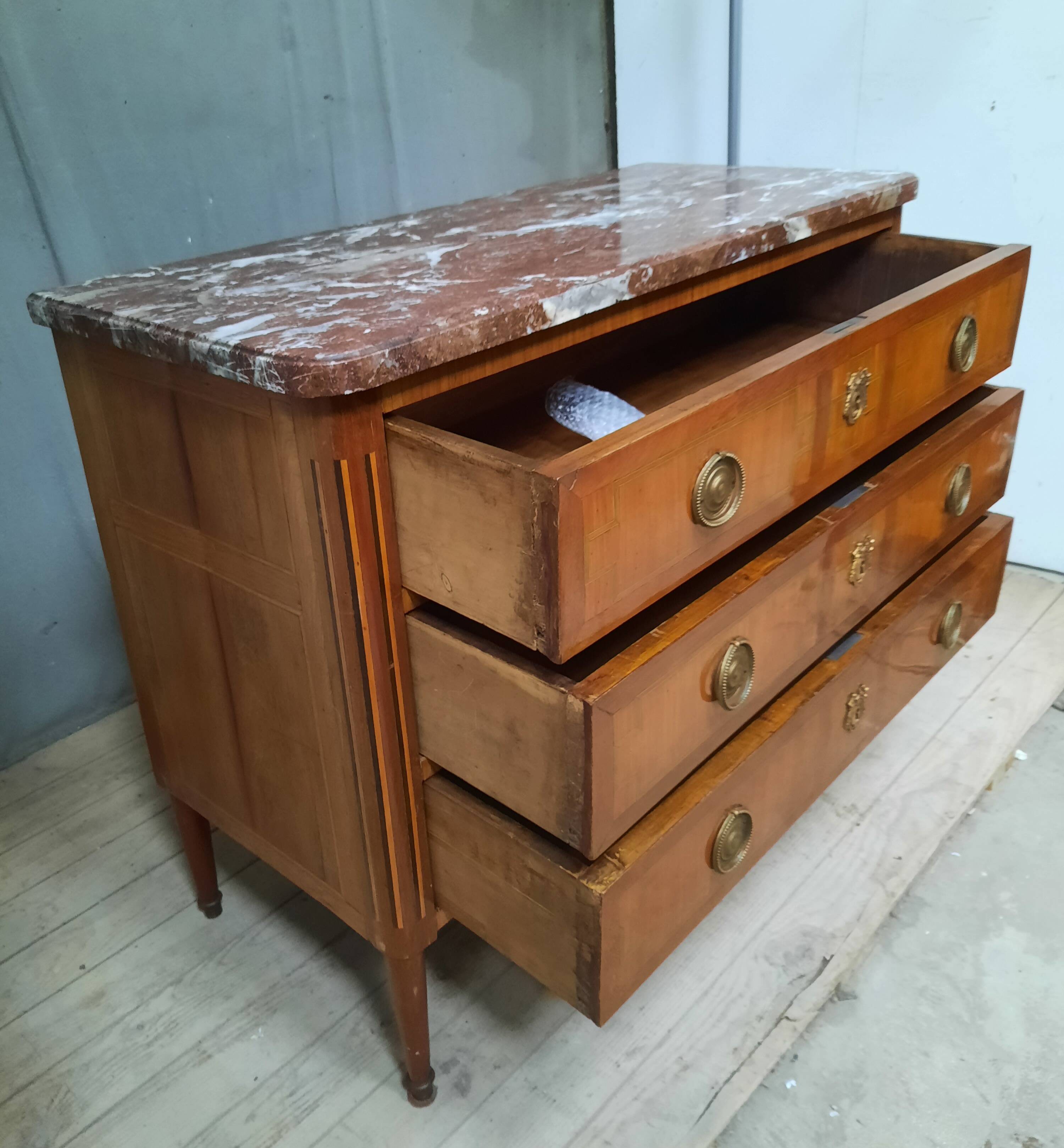 18th century veneer chest of drawers
