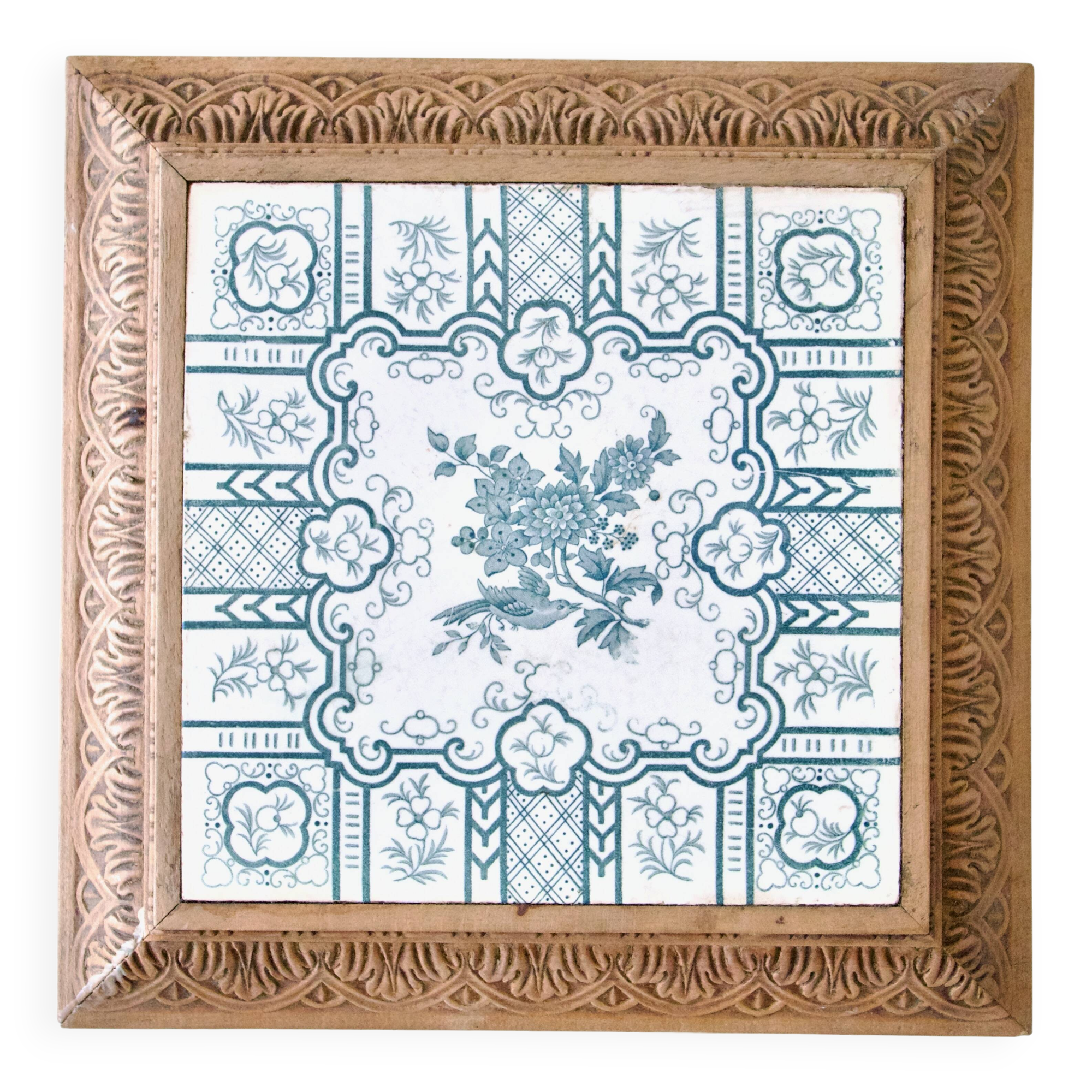 Very large ironstone trivet, 19th century, The Favorite bird