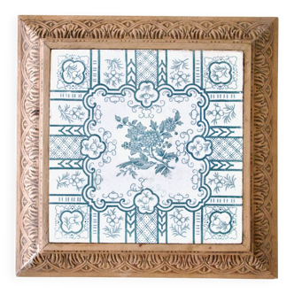 Very large ironstone trivet, 19th century, The Favorite bird