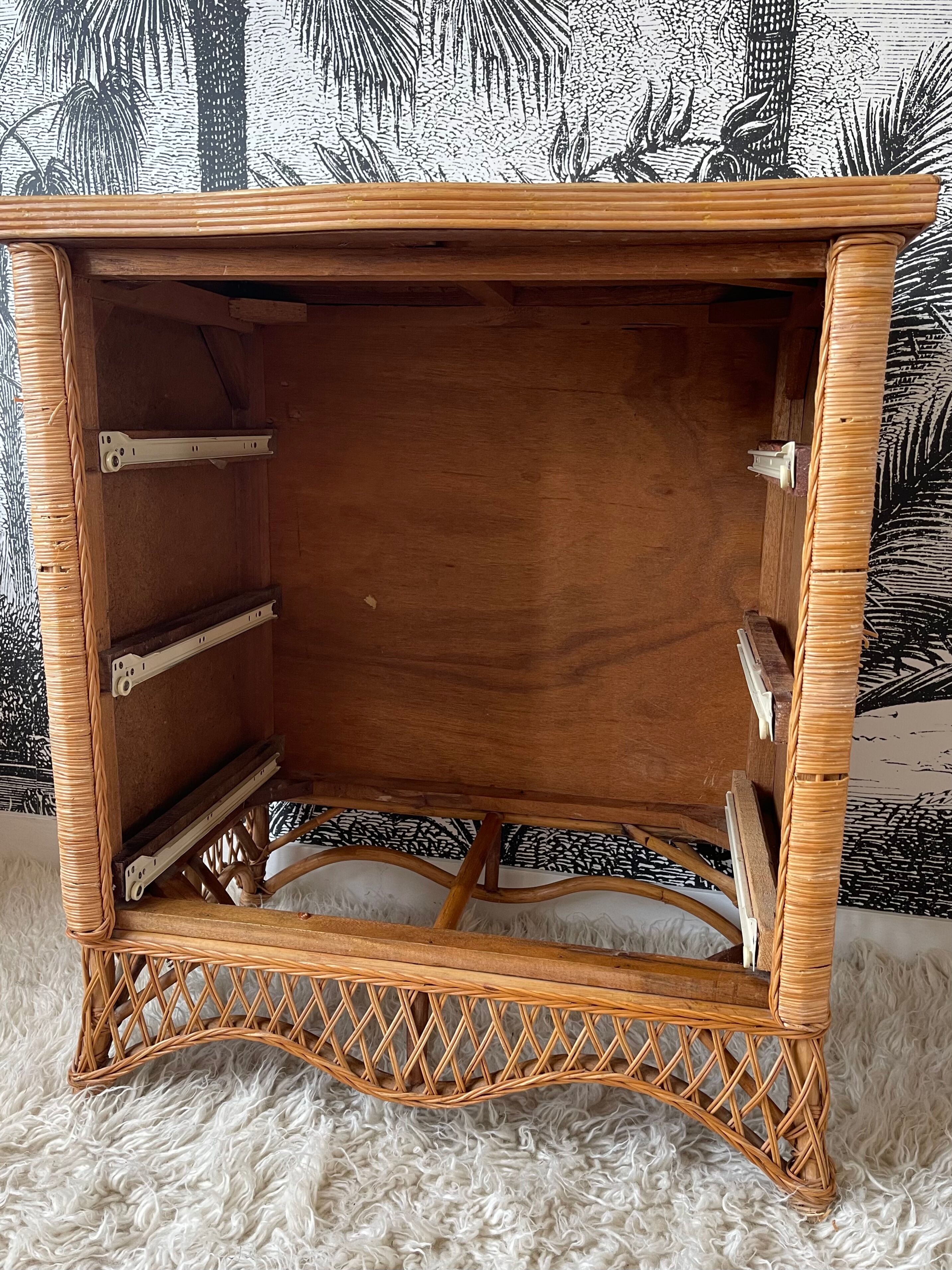 Commode vintage en rotin