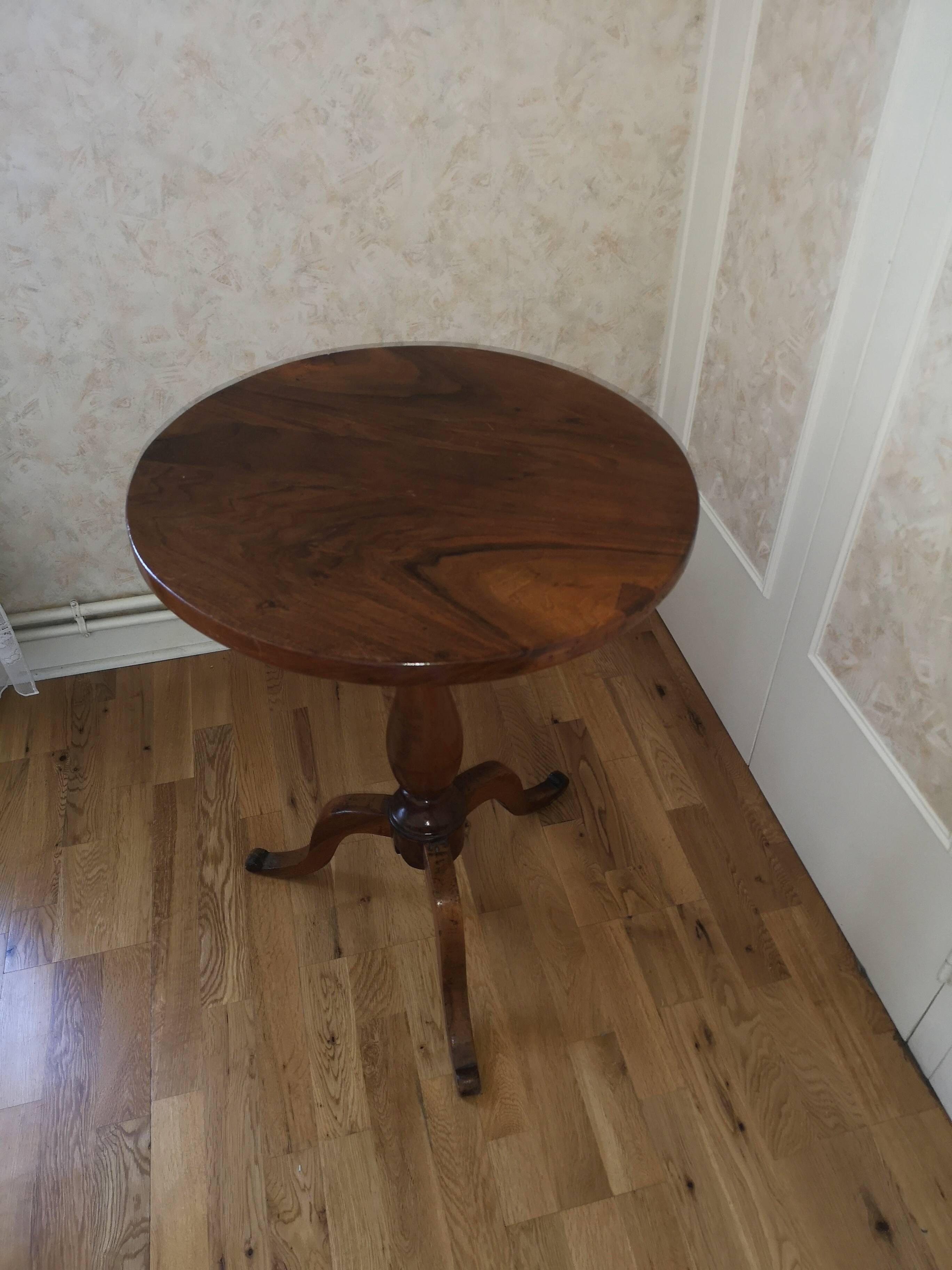 Antique solid wood side table - central leg - classic style