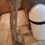 Pan holder and utensils