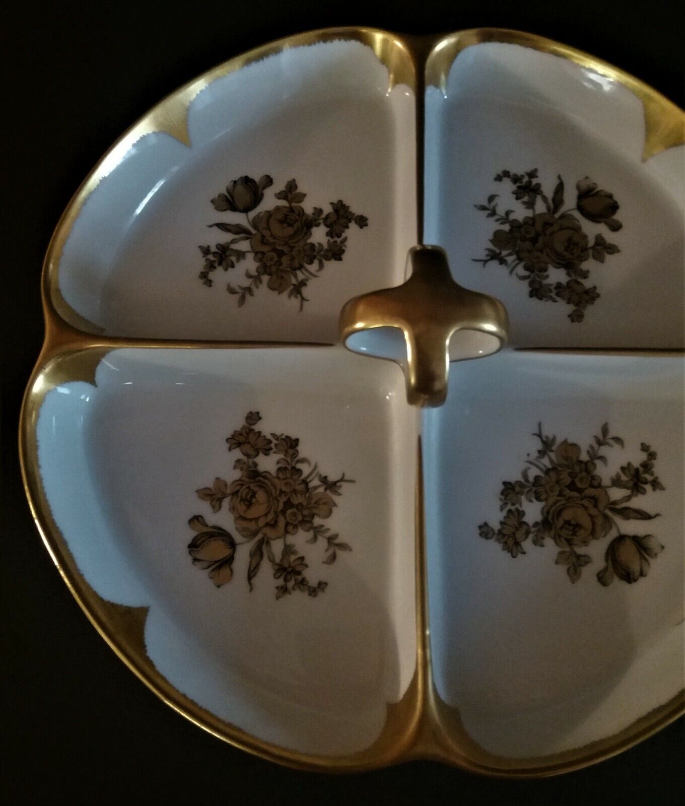Porcelain flat servant from Limoges Mandavy Marcel