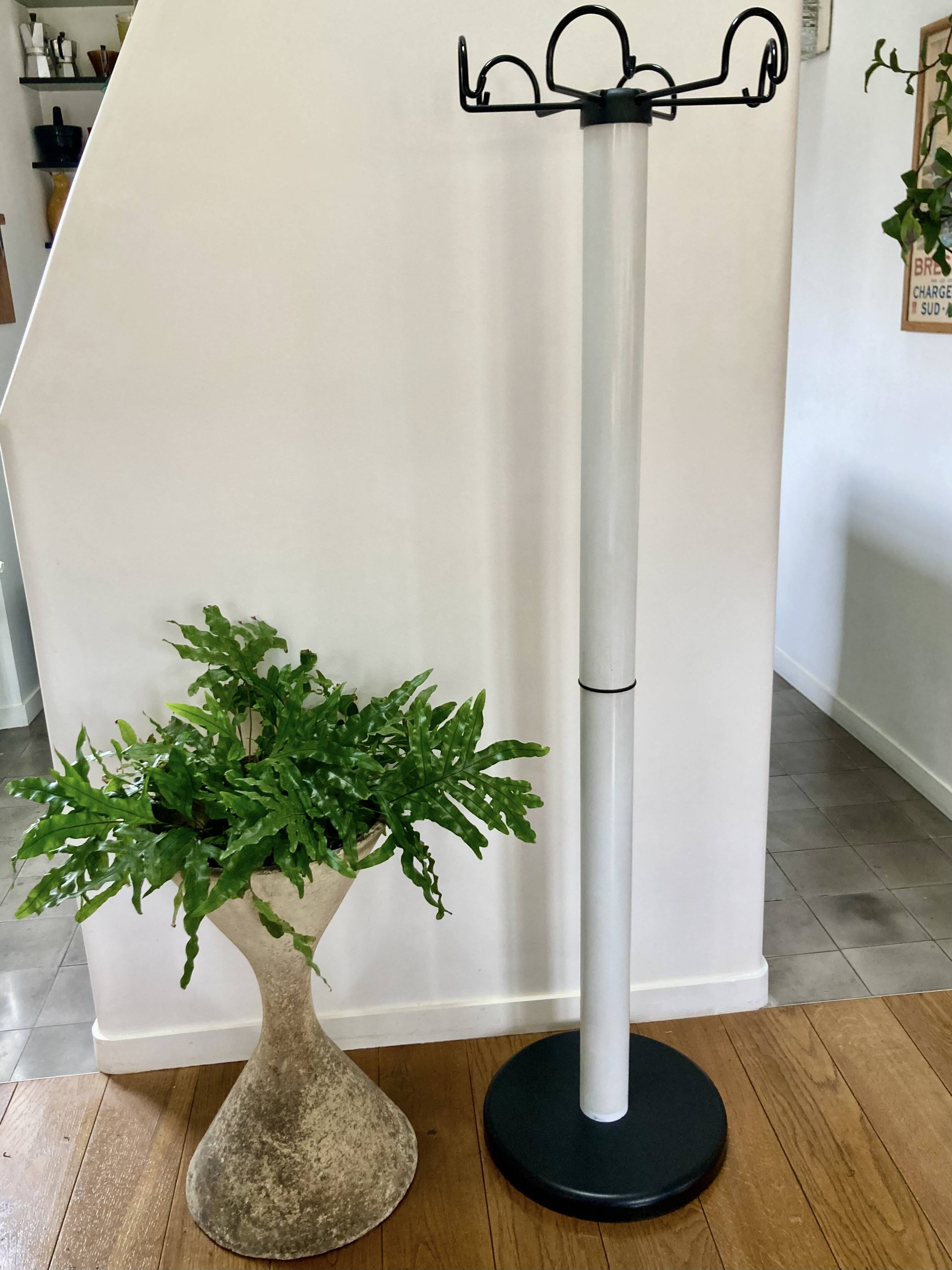 Portemanteau en métal laqué blanc édité par Seccose dans les années 80