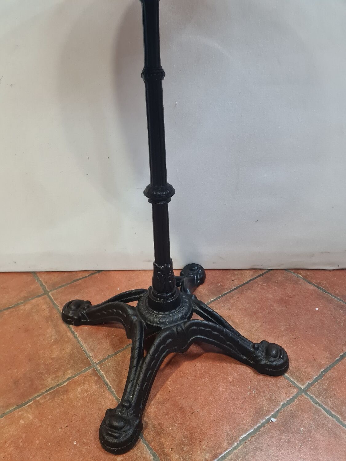 Texaco bistro pedestal table