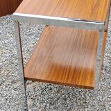 Desserte roulante design des années 70 en métal chromé et doubles plateaux placage formica bois